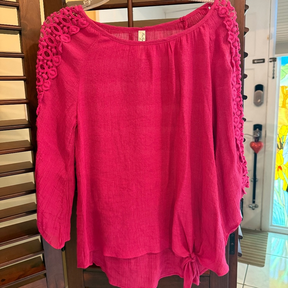 HOT PINK LACE EMBELLLISHED 3/4 LENGTH SLEEVE BLOUSE, MEDIUM